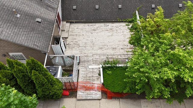 Courtyard and rear elevation of a Metro Detroit apartment building