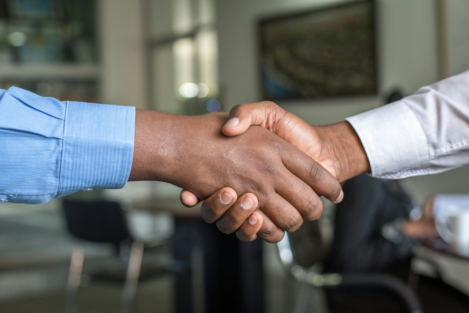 Closing the project with a handshake